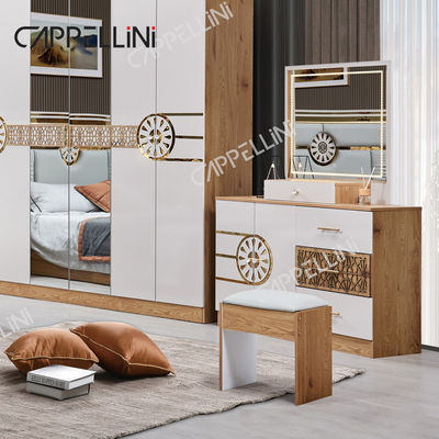سرير الحجم الملكي الحديث خزانة الملابس التركية 6 درجات منزل فاخرة مجموعة أثاث غرفة النوم الخشبية الملكية